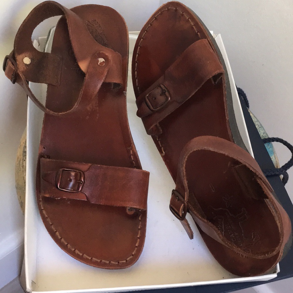 CAMEL brown burgundy leather sandals